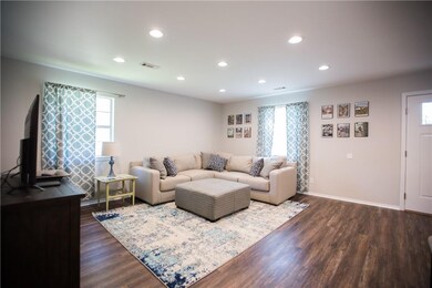 807 N Main St, Bentonville, AR 72712 - photo 2