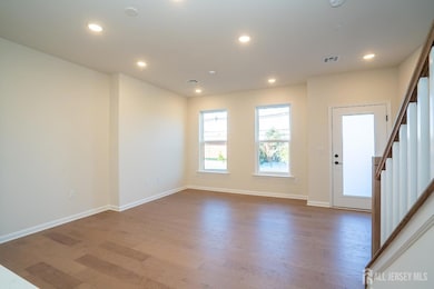 117 Peyton Place, New Brunswick, NJ 08901 - photo 2