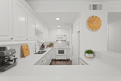 2010 Stoney Brook Dr unit 1, Houston, TX 77063 - photo 6