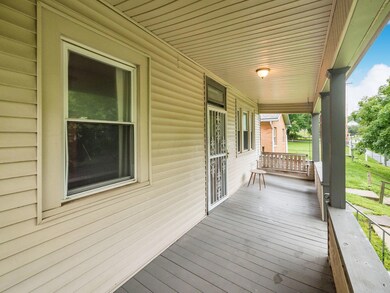 004_a0_N 204 E Tompkins 085-2