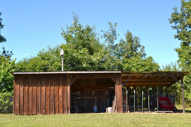 Run In Shed, 32X10