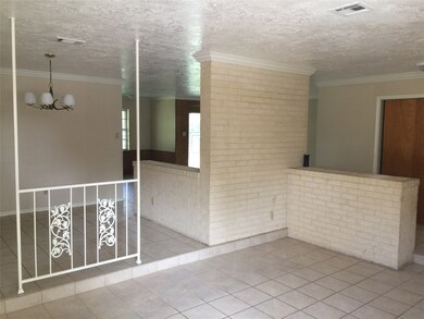 615 Hurley St, Houston, TX 77022 - photo 3