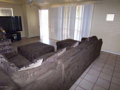 Living Room (2)