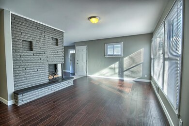 Living Room 2 (1)