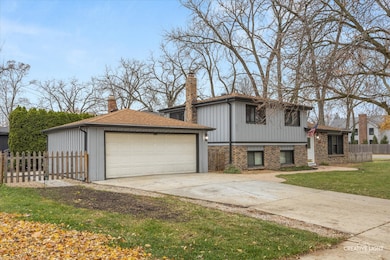 818 Pleasant Ave, Glen Ellyn, IL 60137 - photo 3