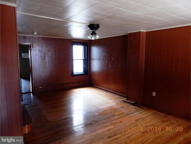 329 W 5th St, Lansdale, PA 19446 - photo 2