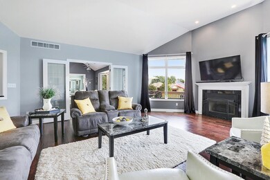 9059 Schillton Dr, Saint John, IN 46373 - photo 5