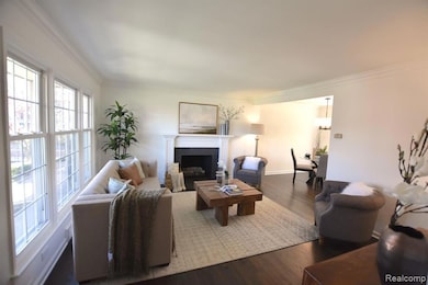 573 N Old Woodward Ave unit J573, Birmingham, MI 48009 - photo 4