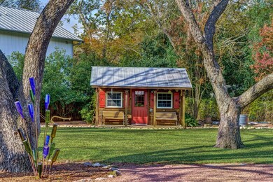 504 N Pecan St, Fredericksburg, TX 78624 - photo 5