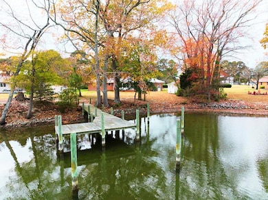 373 E Fairway Dr, Kilmarnock, VA 22482 - photo 3