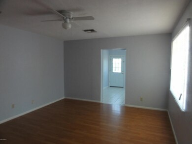 Living Roon