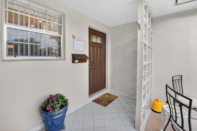 1390 High Point Way SW unit D, Delray Beach, FL 33445 - photo 3