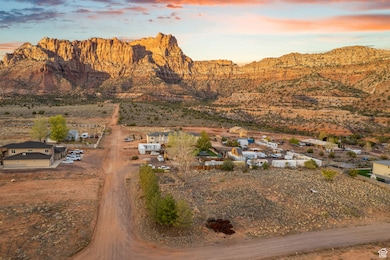 920 Elm St, Hildale, UT 84784 - photo 4