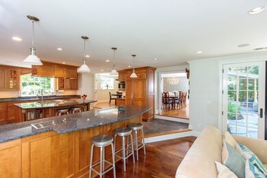 65 Newton St, Weston, MA 02493 - photo 5