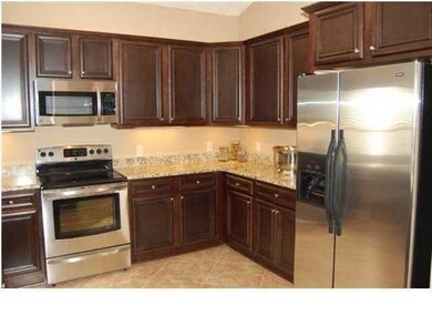 2562 Hartman Ct, Navarre, FL 32566 - photo 3