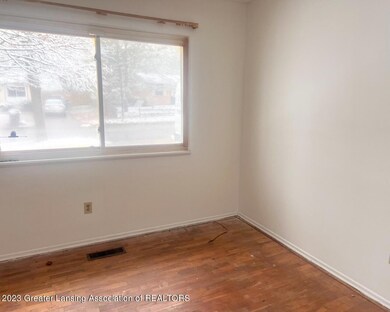 1310 Mark Twain Dr, Lansing, MI 48911 - photo 2