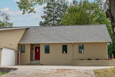 18394 Gardenia Dr, South Bend, IN 46637 - photo 2