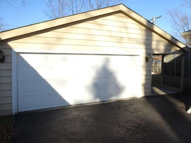 620 Santa fe Ave, Carpentersville, IL 60110 - photo 5