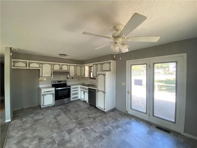 200 N Fulton St, Butler, MO 64730 - photo 6