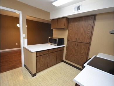 216 University Pkwy unit 8W, Johnson City, TN 37604 - photo 6