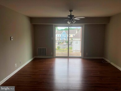 100 Chesterfield Ln unit 303, Stafford, VA 22556 - photo 4