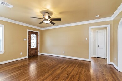 604 Sue St, Houston, TX 77009 - photo 7