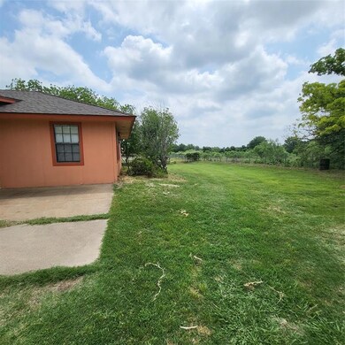 610 Springfield Rd, Springtown, TX 76082 - photo 3