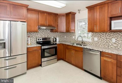 8 Caleb Ct, Owings Mills, MD 21117 - photo 2