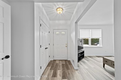 30 Peachtree Ln unit 313, Jamesburg, NJ 08831 - photo 5