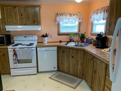 141 Daffodil Hill Ln, Rochester, NH 03868 - photo 4