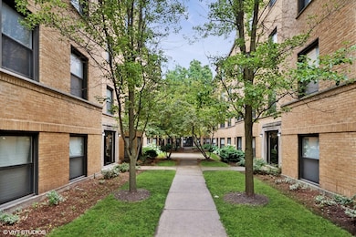 7639 N Greenview Ave unit 1E, Chicago, IL 60626 - photo 2