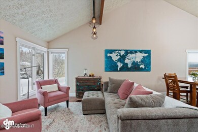 06-Living Room_MAX1738