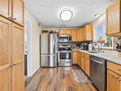 61 Patterson Ave, Warren, RI 02885 - photo 5