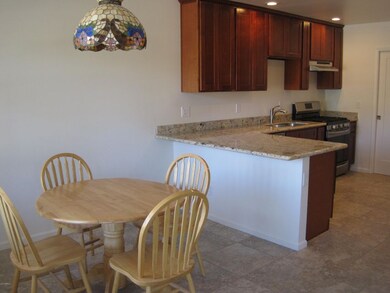 (05) Kitchen and Eating Area