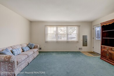 8 - Family Room