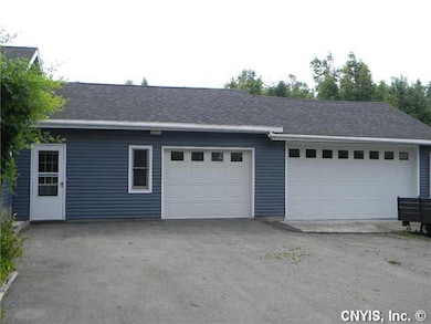 Parking Lot/Garage