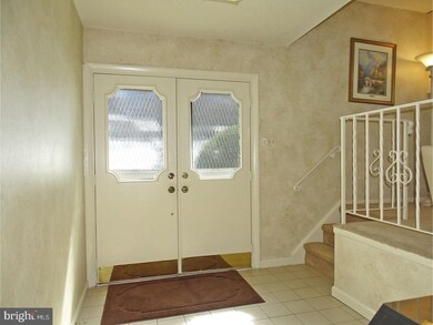 835 Strawberry Ln, Langhorne, PA 19047 - photo 2