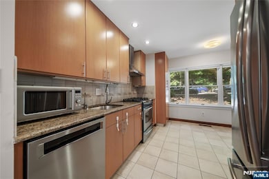 473 Undercliff Ave, Edgewater, NJ 07020 - photo 5