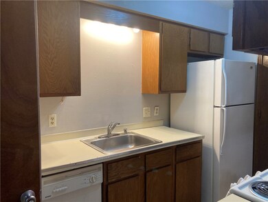 203 S Baggett St unit 4, Prairie Grove, AR 72753 - photo 3