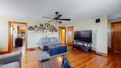 8815 Fairground Rd, Louisville, KY 40291 - photo 7