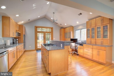 1683 N Longfellow St, Arlington, VA 22205 - photo 3