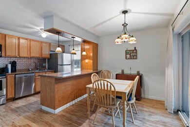 73 Twin Oaks Terrace, South Burlington, VT 05403 - photo 5