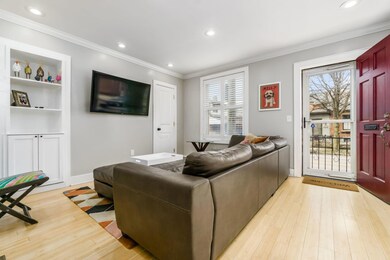 [022] 201 E Whittier St, Columb