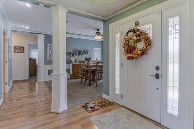 813 Shady Creek Dr, Kennedale, TX 76060 - photo 2