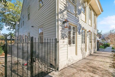 The entire 6-plex is gated!
