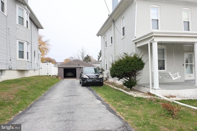 1106 E Bellevue Ave, Reading, PA 19605 - photo 2