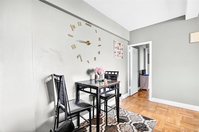 1314 Virginia Ave unit 6G, Bronx, NY 10462 - photo 5