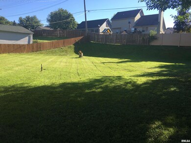 4409 N Pine St, Davenport, IA 52806 - photo 7