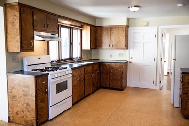 11 Milk St unit 2, Bristol, RI 02809 - photo 3