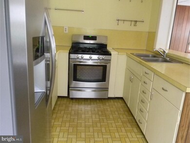 104 6th Ave, Folsom, PA 19033 - photo 6